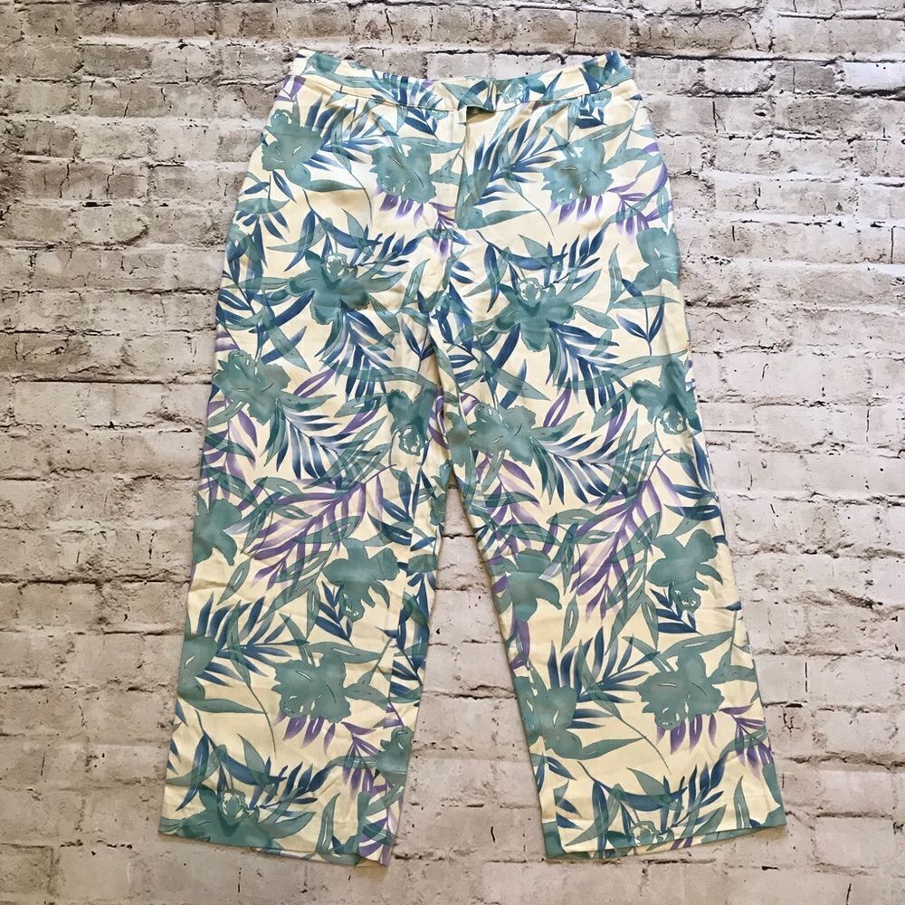 August Silk Crop Capri Pants Palm Leaf Blue Large